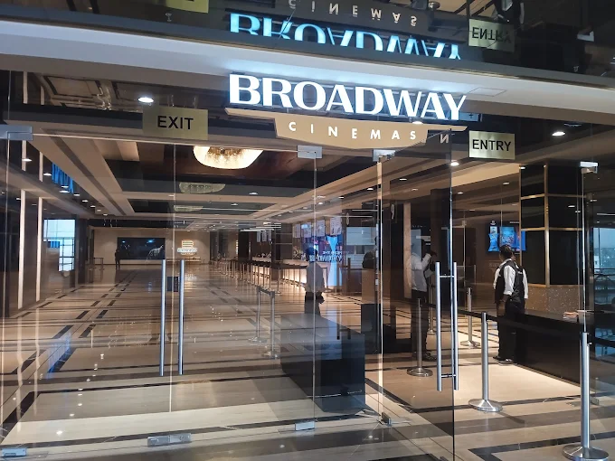 BROADWAY Cinemas